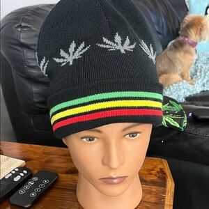 Black and Green Beanie Hat💙